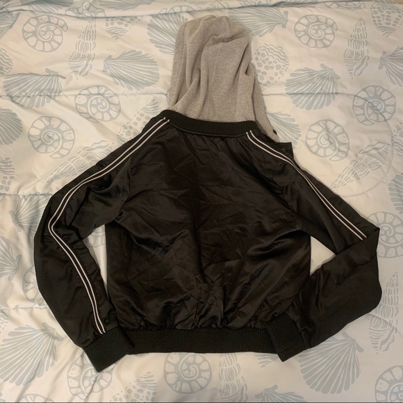 Bomber jacket - Picture 3 of 4